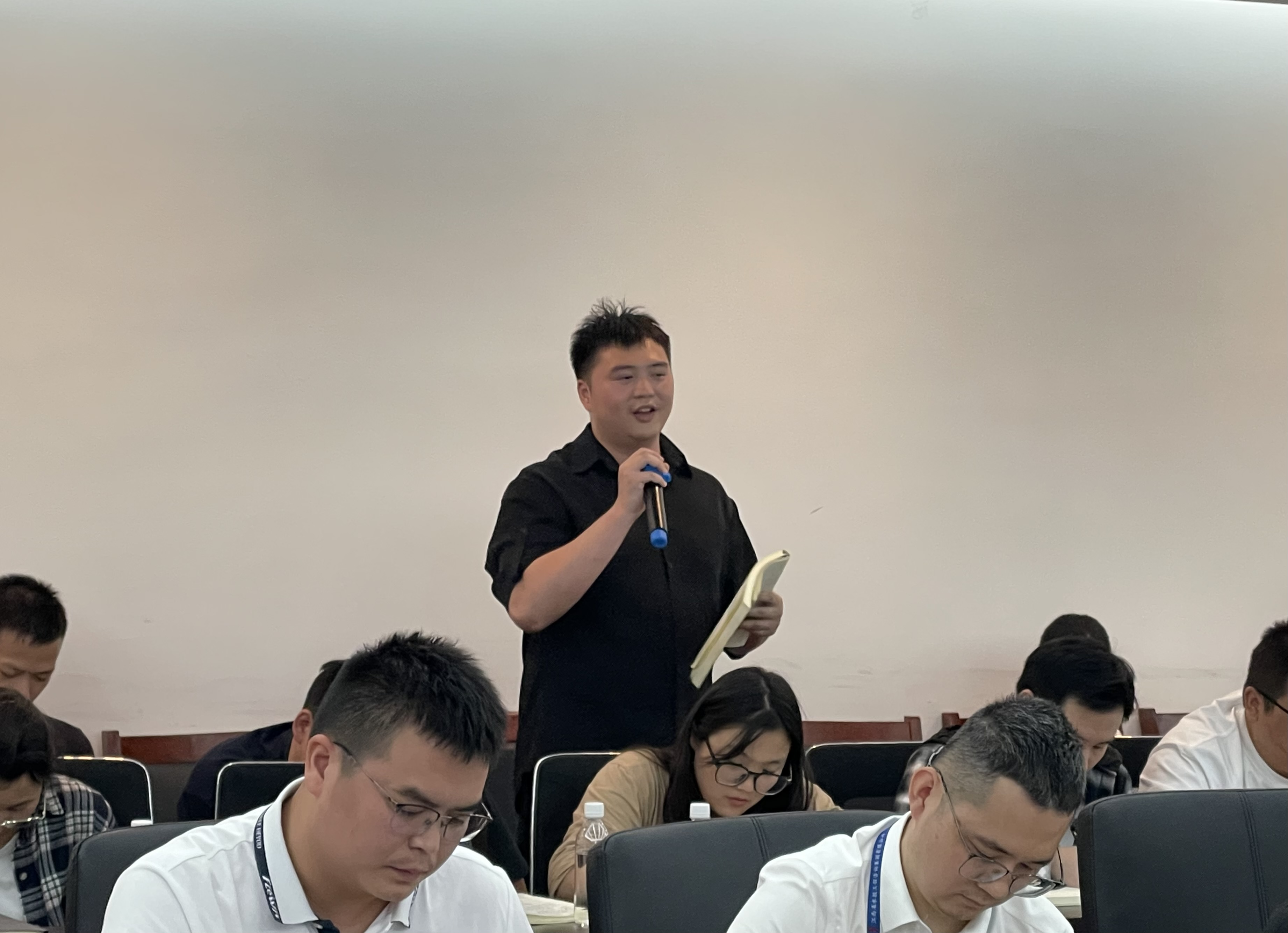 工程咨询集团召开职业生涯规划座谈交流会
