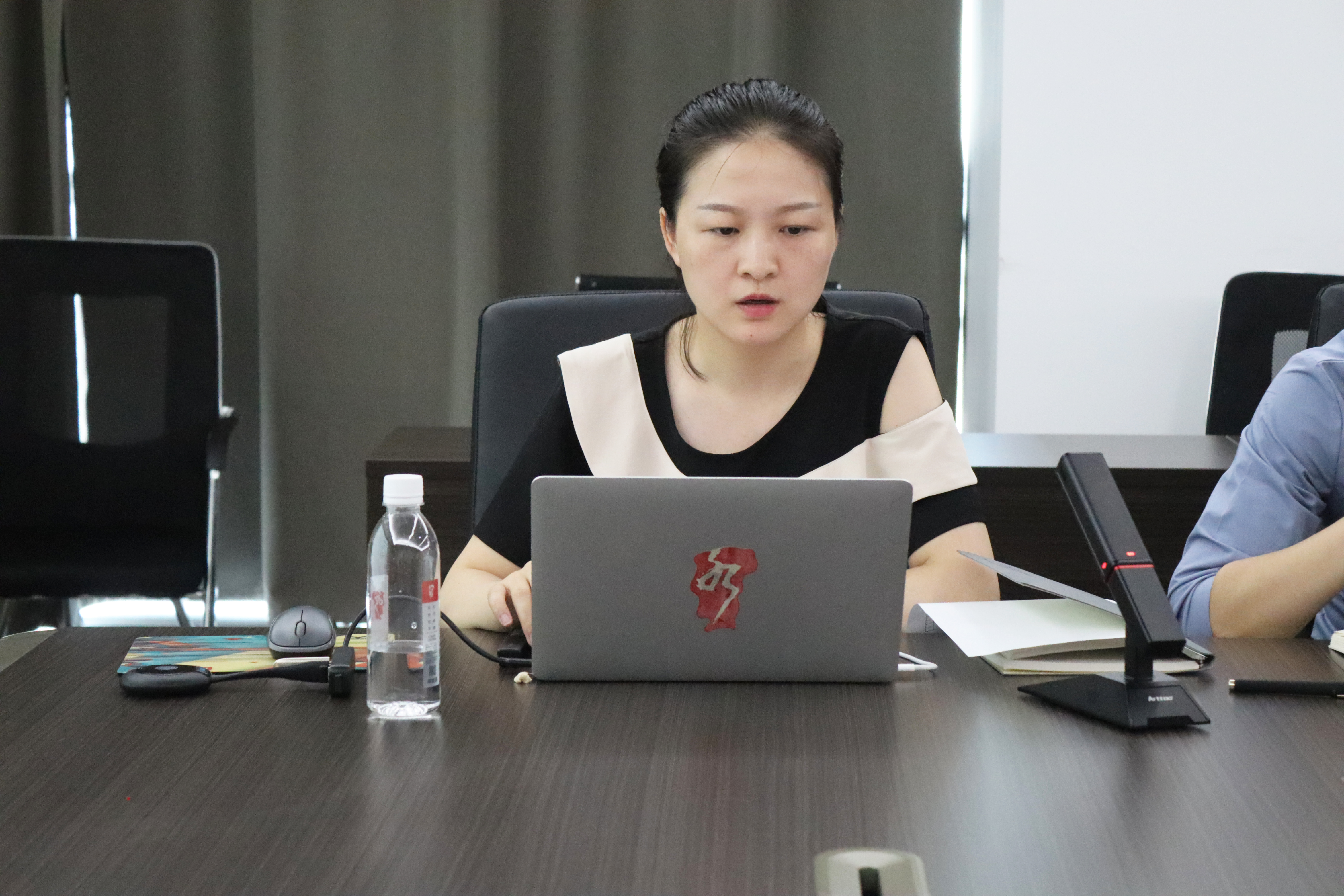 工程咨询集团召开办公室综合业务指导会